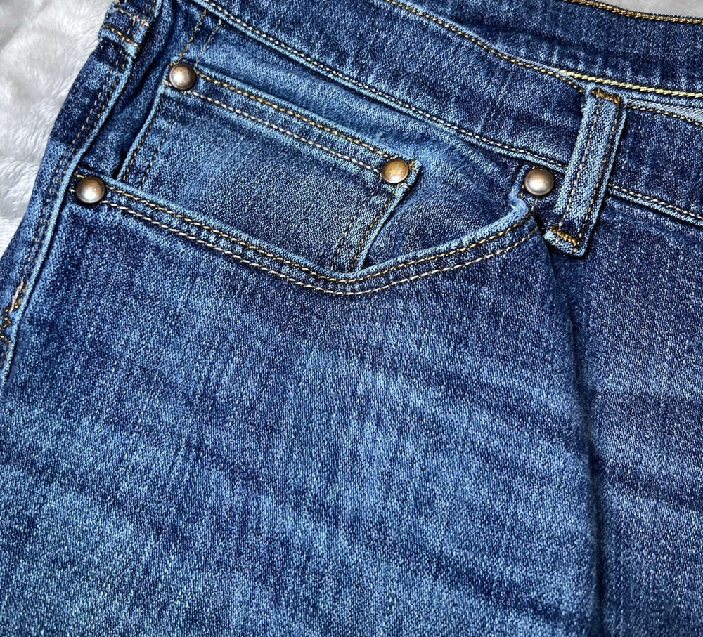 Wrangler Jeans Mens Size 40x32 Blue Relaxed Boot Cut Premium Quality Denim - Picture 12 of 13